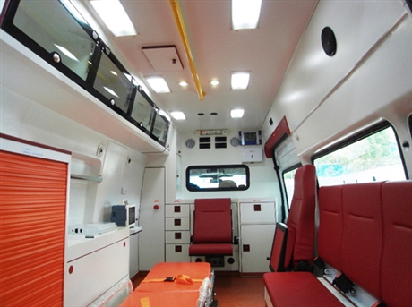 克拉玛依接送机场火车救护车案例